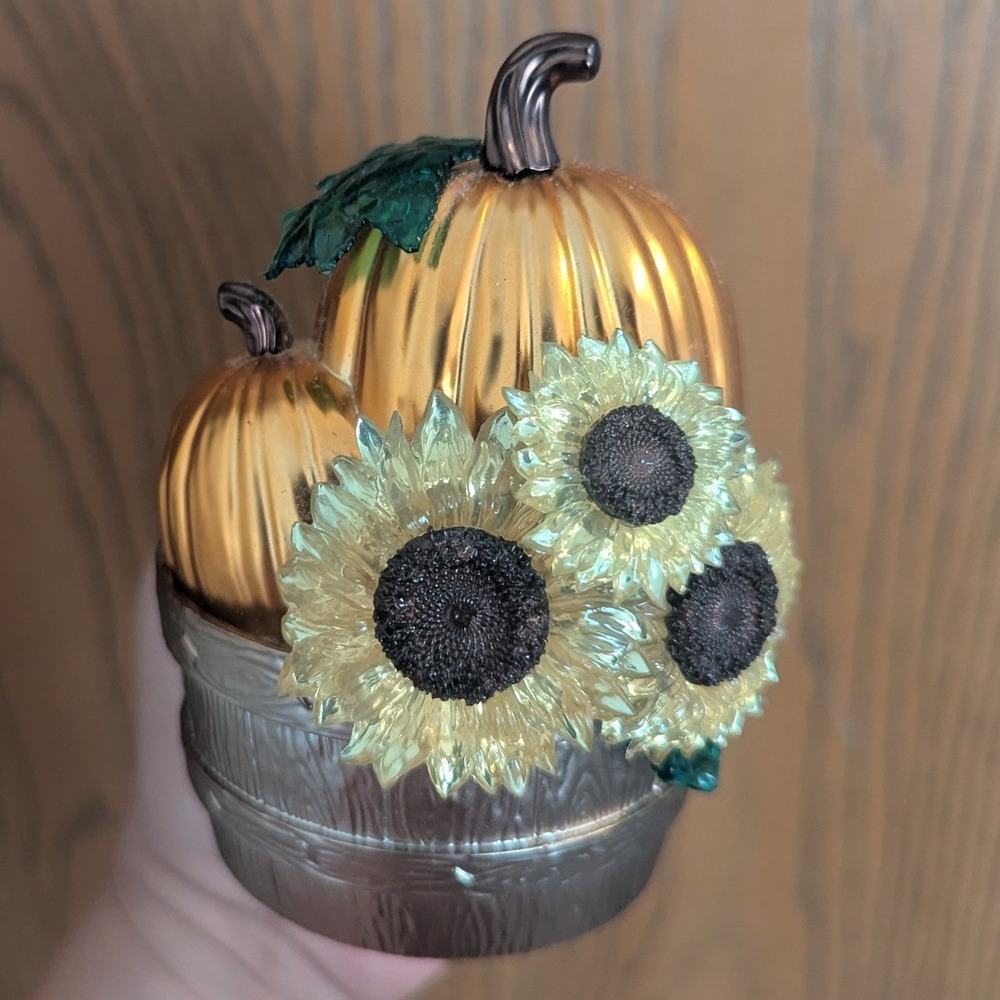 Bath & Body Works Wallflowers Pumpkin Sunflowers Barrel Plug In Diffuser Fall - Picture 7 of 7